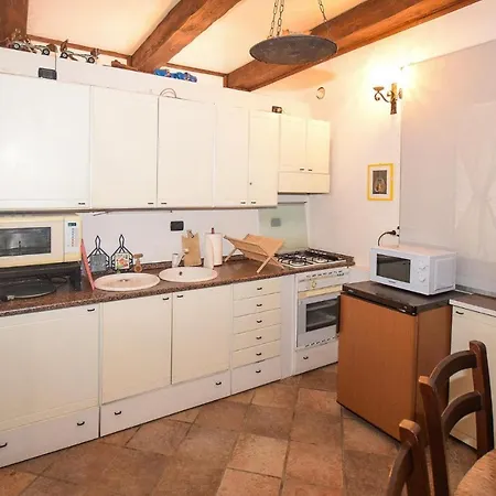 Awesome In With 1 Bedrooms And Wifi *